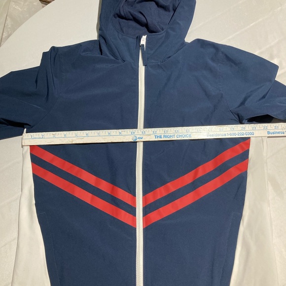 Hollister hooded windbreaker - Picture 2 of 6